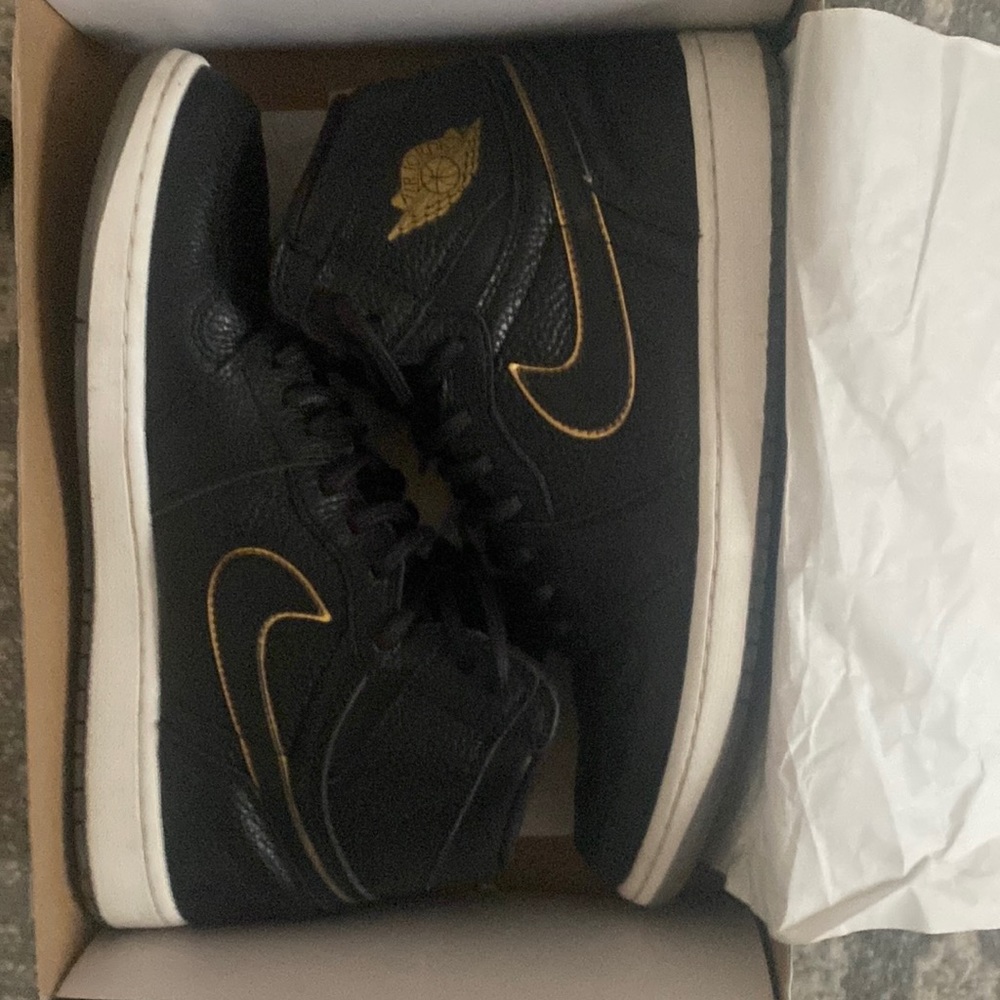 !!SOLD!! Jordan 1 city of flight size 13 used